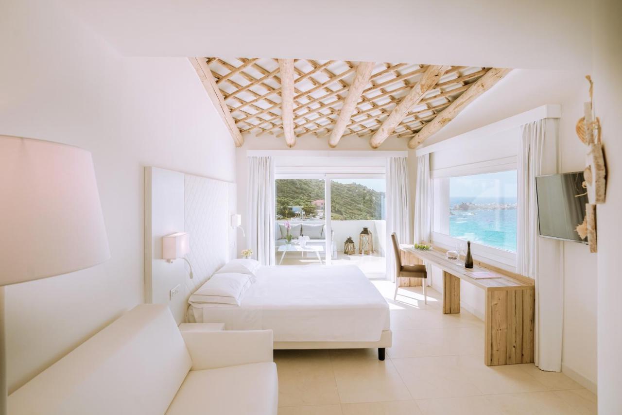 Hotel Moresco Santa Teresa Gallura Bagian luar foto