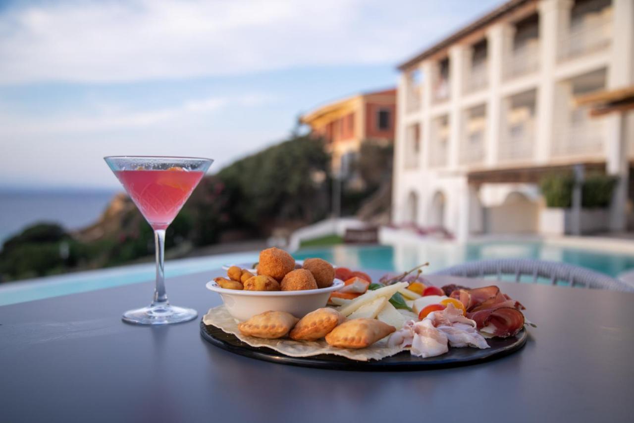 Hotel Moresco Santa Teresa Gallura Bagian luar foto